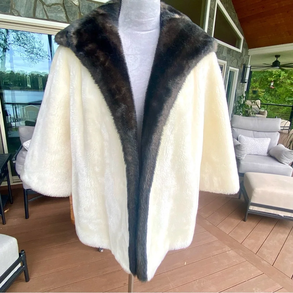 VINTAGE Borgana — Gorgeous Cream and Black Faux Fur Women's Coat— SPECTACULAR ! - Picture 9 of 14